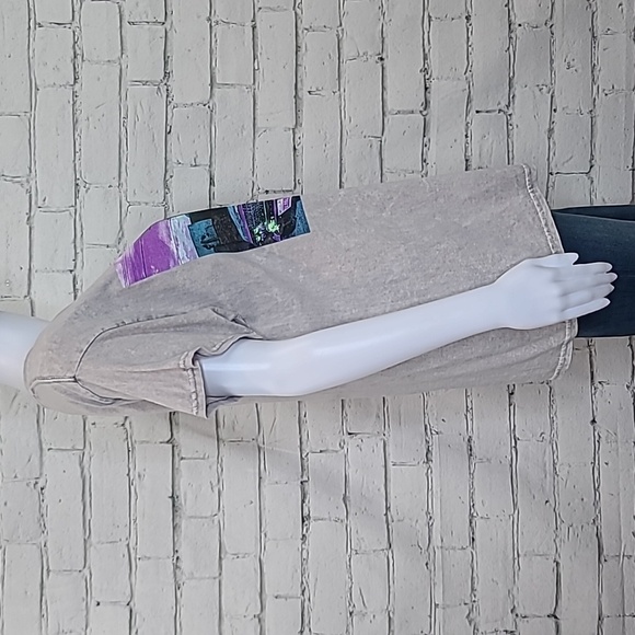 Licensed Band Merch West Coast's Own Ice Cube Graphic Stone Wash Tee Light Gray - Picture 3 of 17